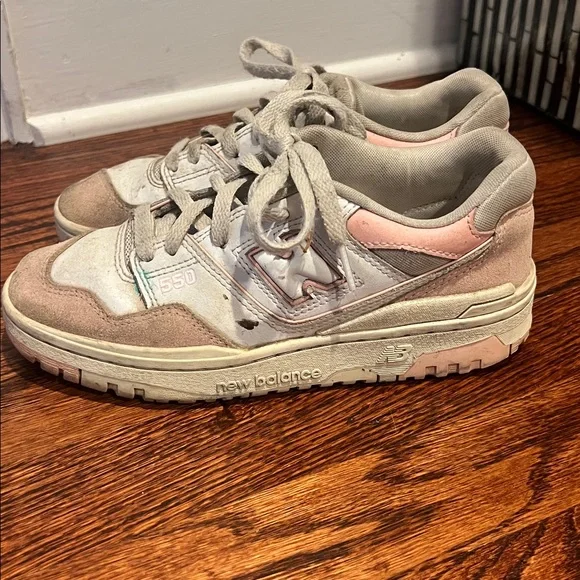 Big Kids New Balance 550 Sneakers Pink Size 4.5 Kids - Picture 3 of 9